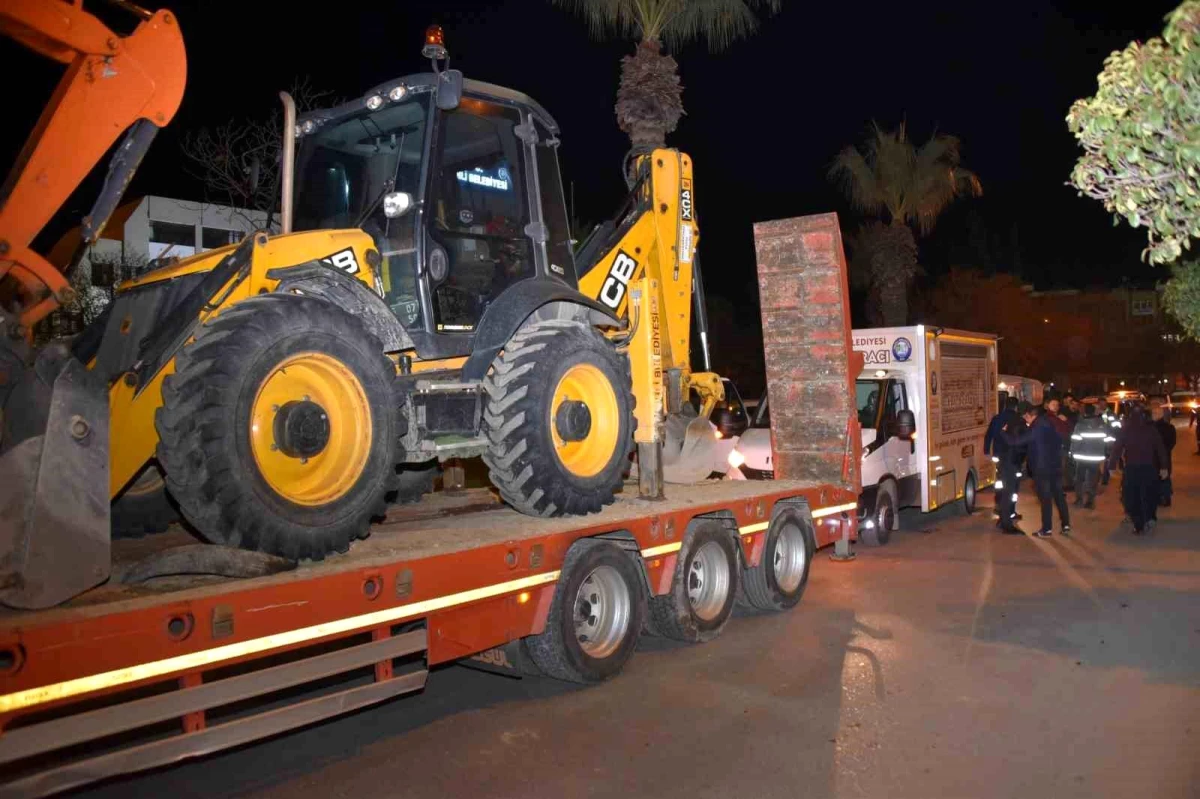 Salihli Belediyesi deprem bölgesine iş makinesi ve personel gönderdi