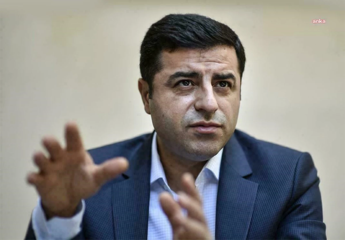 Selahattin Demirtaş\'tan Cumhurbaşkanı Erdoğan\'a: "Sen Sevmeyi, Ağlamayı, Sarılmayı, Merhameti Unuttun...Biz Kendi Yaralarımızı Sararız, Sen Gölge...