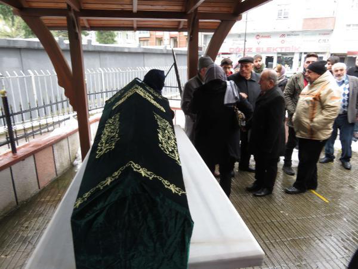 Şile\'de öldürülen taksici son yolculuğuna uğurlandı