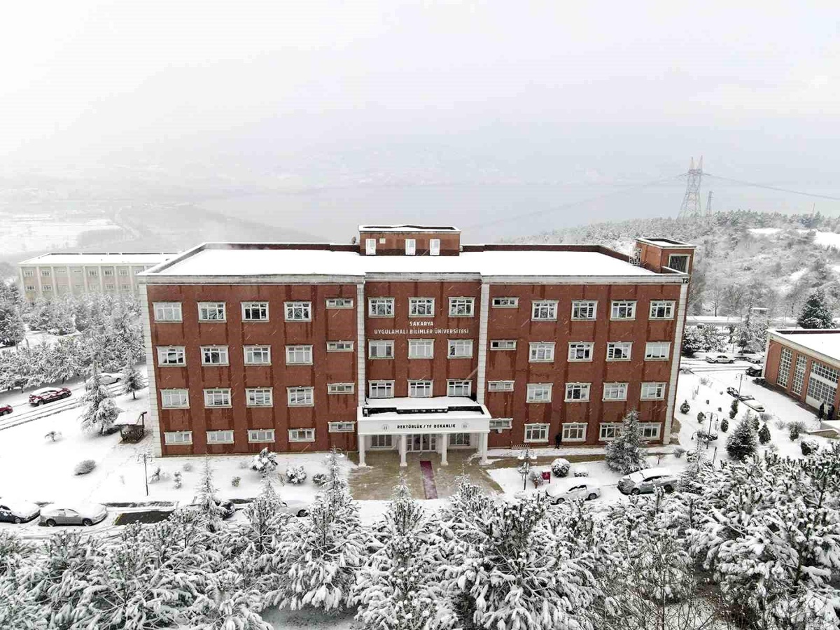 SUBÜ Senatosu depremzede öğrenciler için toplandı