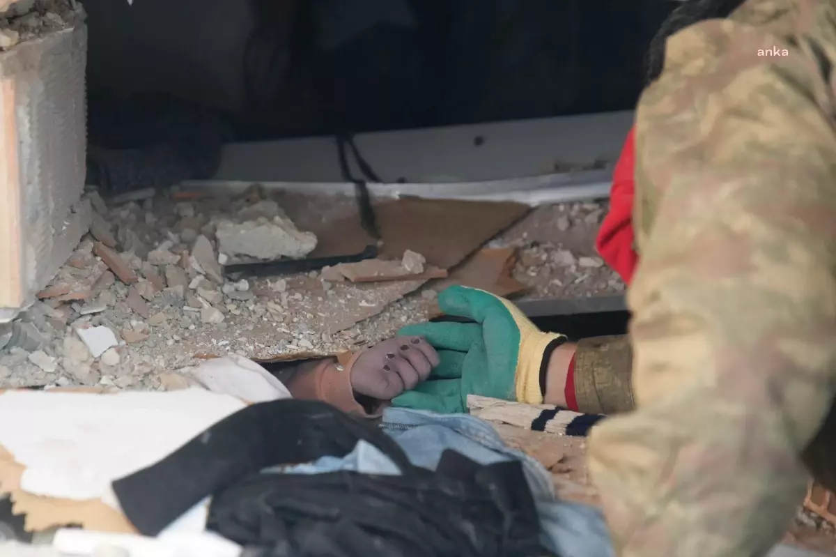 Tarsus Belediyesi Deprem Bölgesine Yardım Eli Uzatmaya Devam Ediyor