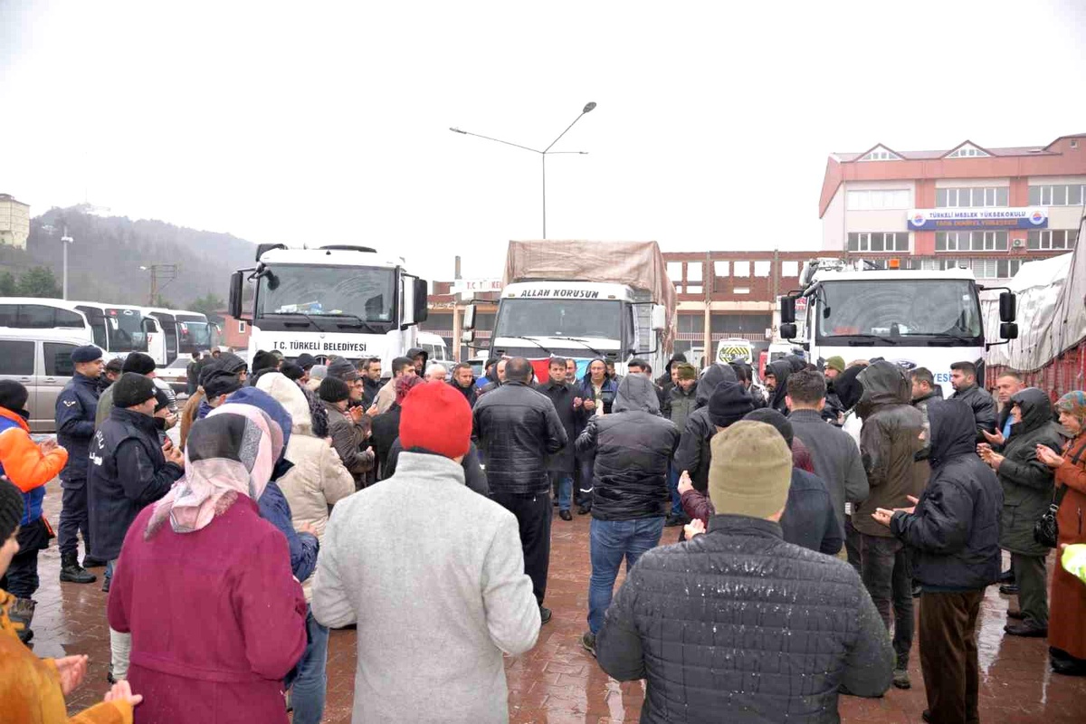 Türkeli\'den 3. yardım konvoyu dualarla yola çıktı