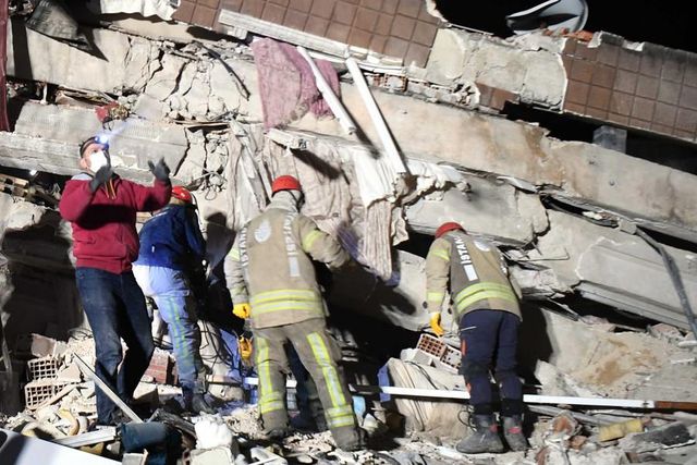 Türkiye ve Suriye'de Arama Kurtarma Çalışmaları Sürüyor