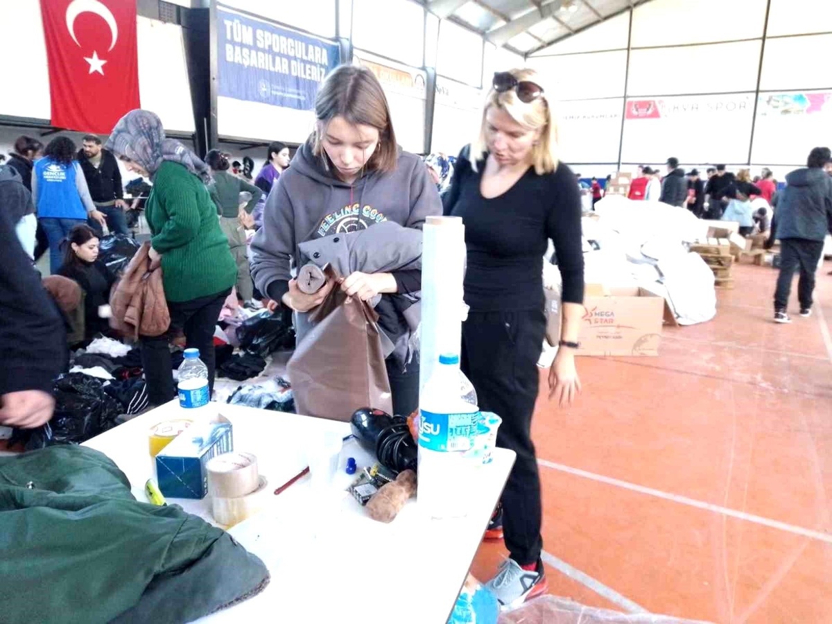 Ukraynalı anne ve kızının vefası takdir topladı
