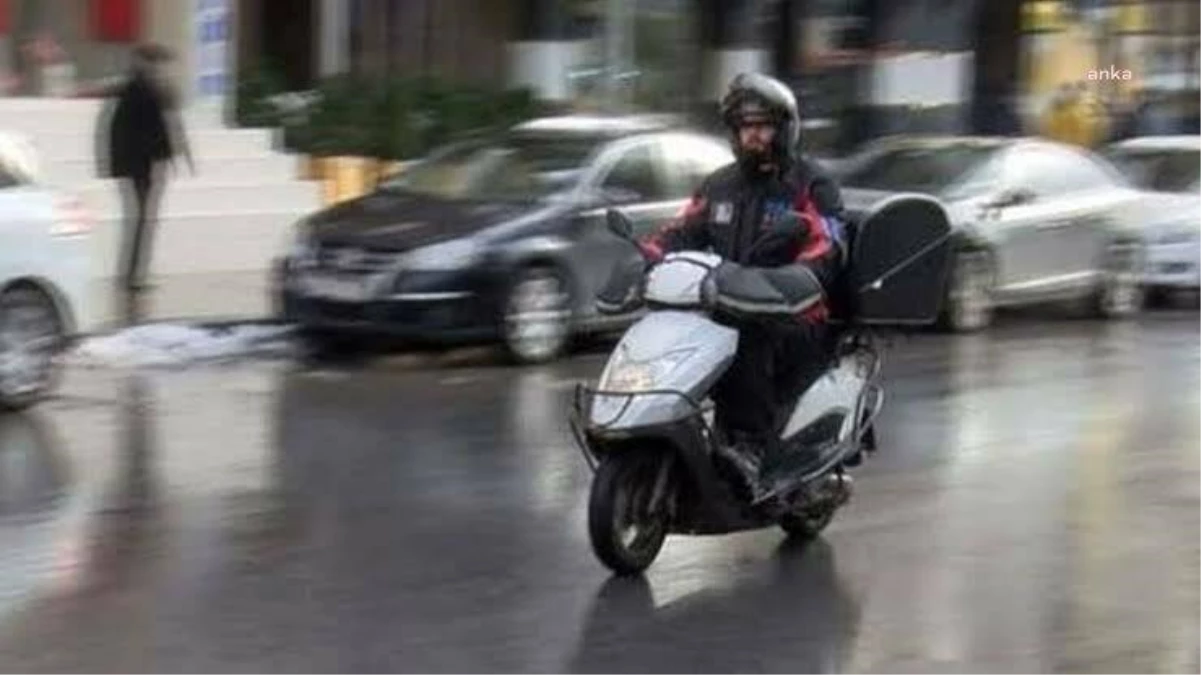 Vali Yerlikaya: Motosiklet, Elektrikli Scooter ve Motokuryeler Bugün Saat 13.30\'dan İtibaren Trafiğe Çıkabilecek