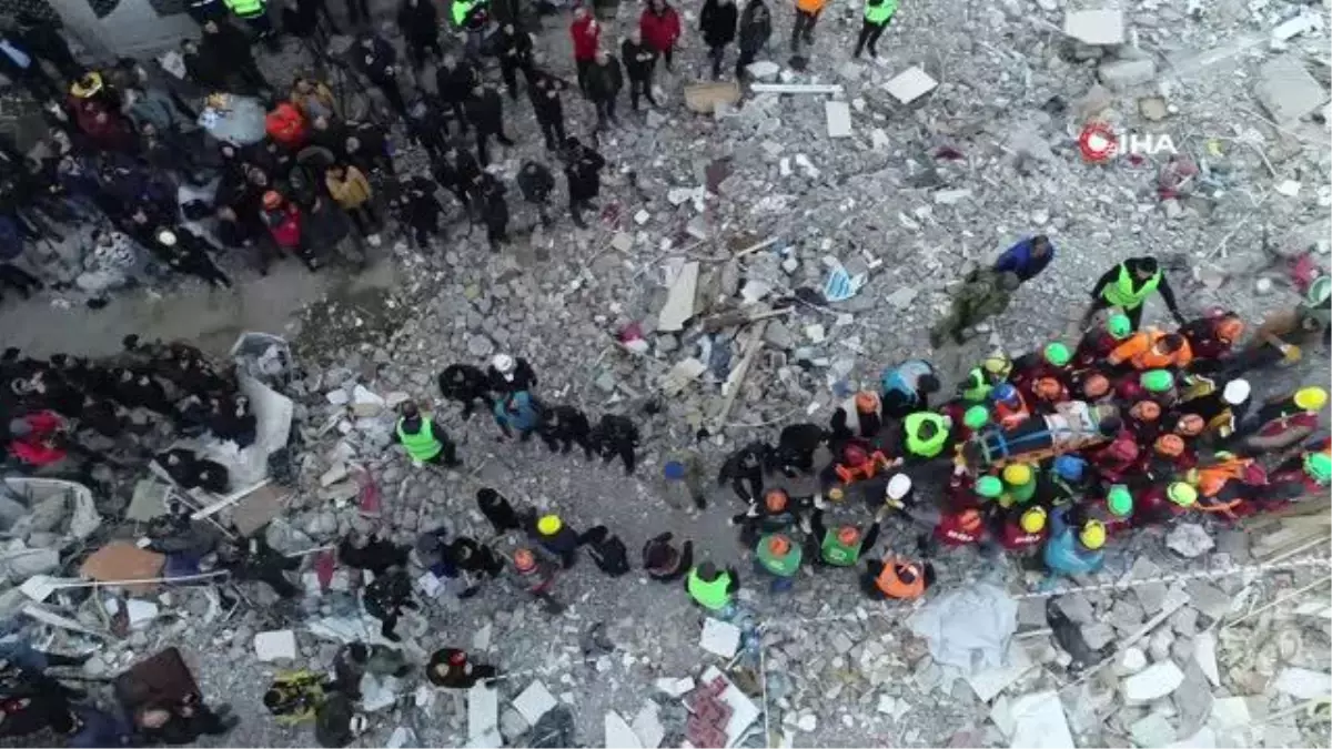 107. saatte sevincin adresi Arzu Apartmanı...Aynı enkazdan 8 kişi canlı çıkarıldı