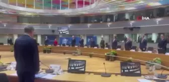 AB Liderler Zirvesi Türkiye'de depremde ölenler için saygı duruşuyla başladı