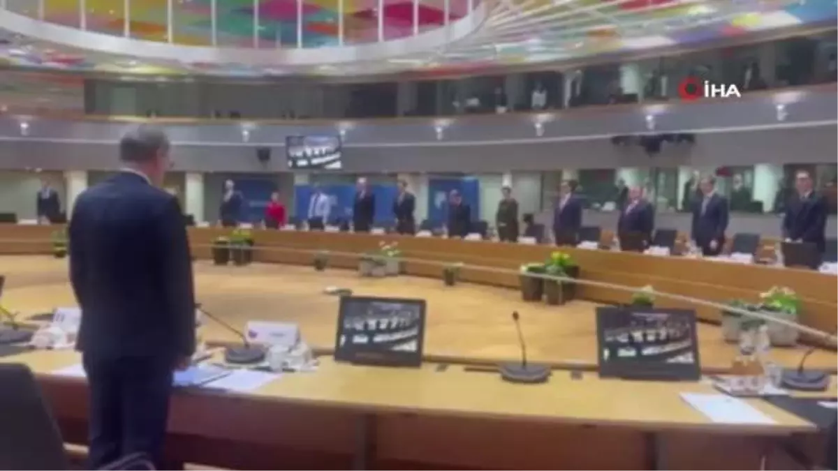 AB Liderler Zirvesi Türkiye'de depremde ölenler için saygı duruşuyla başladı