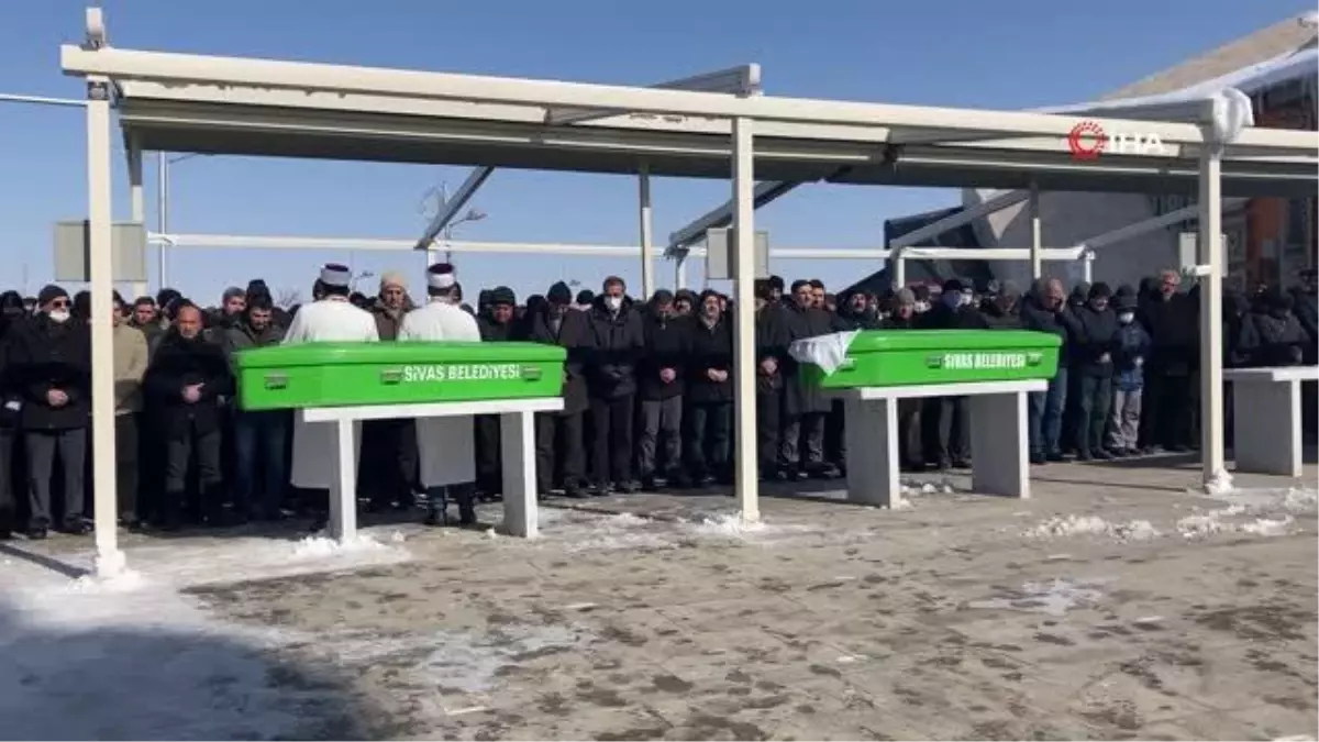 Anne ve oğul yan yana toprağa verildi