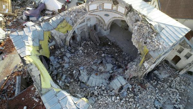 Antakya'daki 14 asırlık Habib-i Neccar Camisi depremde yıkıldı Antakya'daki 14 asırlık Habib-i Neccar Camisi depremde yıkıldı