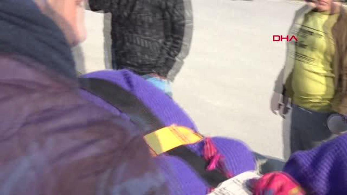 ASKERİ HELİKOPTERLE HASTANEYE ULAŞTIRILAN KADIN DOĞUM YAPTI