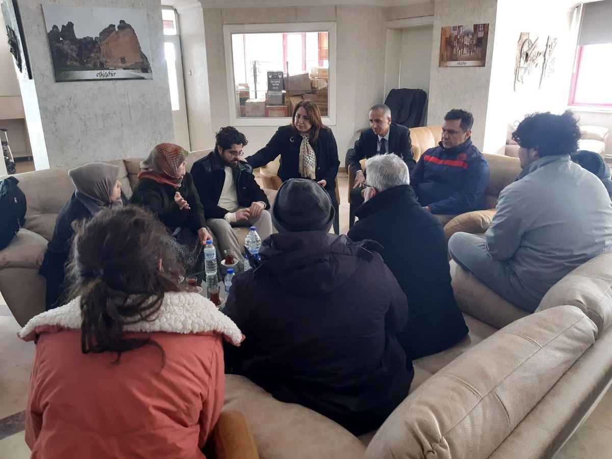 Asrın felaketinden etkilenen 99 depremzede Eskişehir Öğretmenevi\'ne yerleştirildi