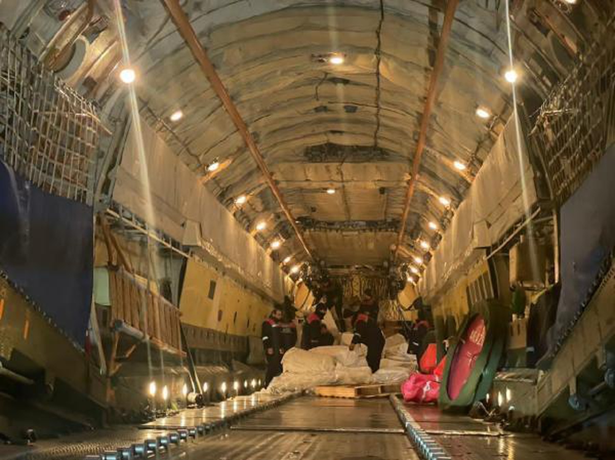 Azerbaycan\'dan 200 çadır, 183 ısıtıcı içeren insani yardım yola çıktı