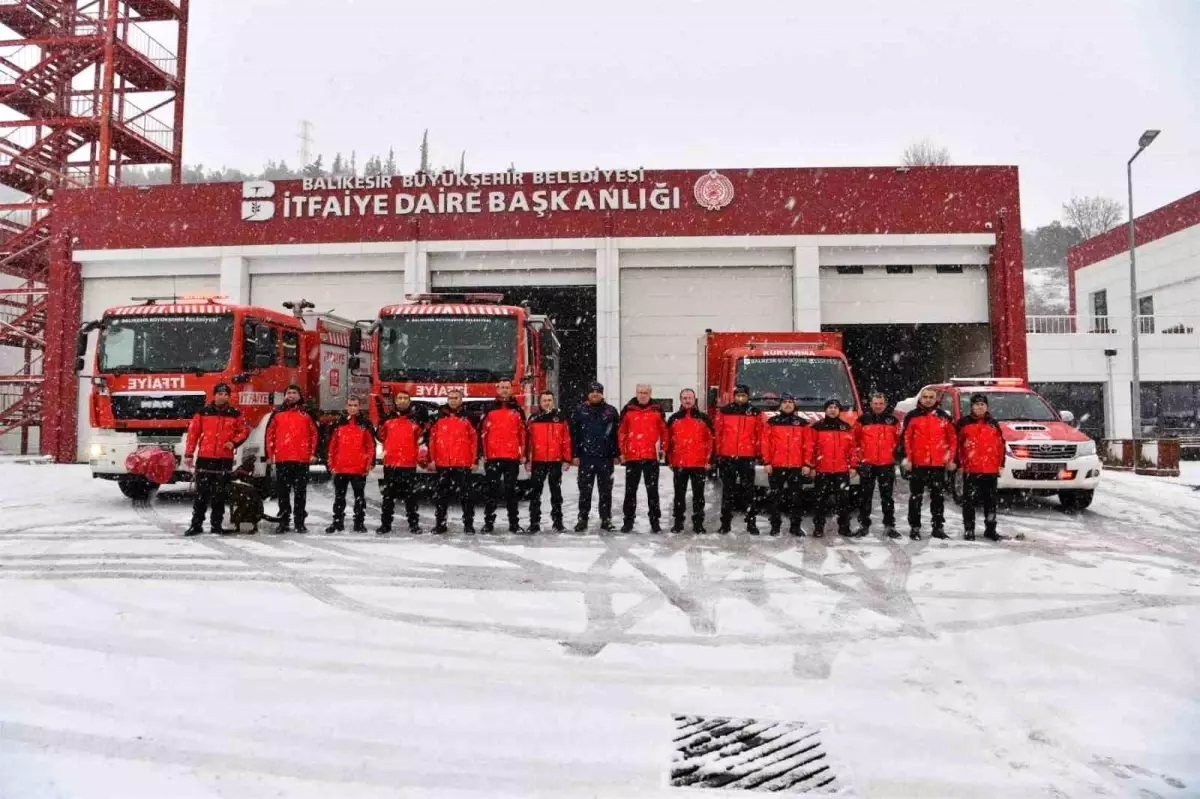 Balıkesir\'den deprem bölgesine 252 tır dolusu yardım