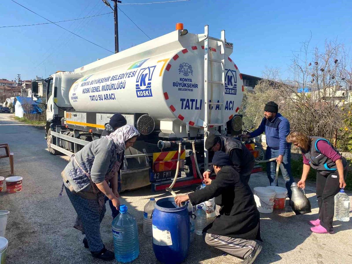 Konya Büyükşehir Belediyesi ekiplerinin enkazdan kurtardığı kişi sayısı 163\'e ulaştı