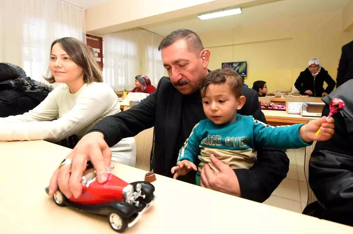 Başkan Vidinlioğlu, deprem bölgesine 6 aylık maaşını bağışladı