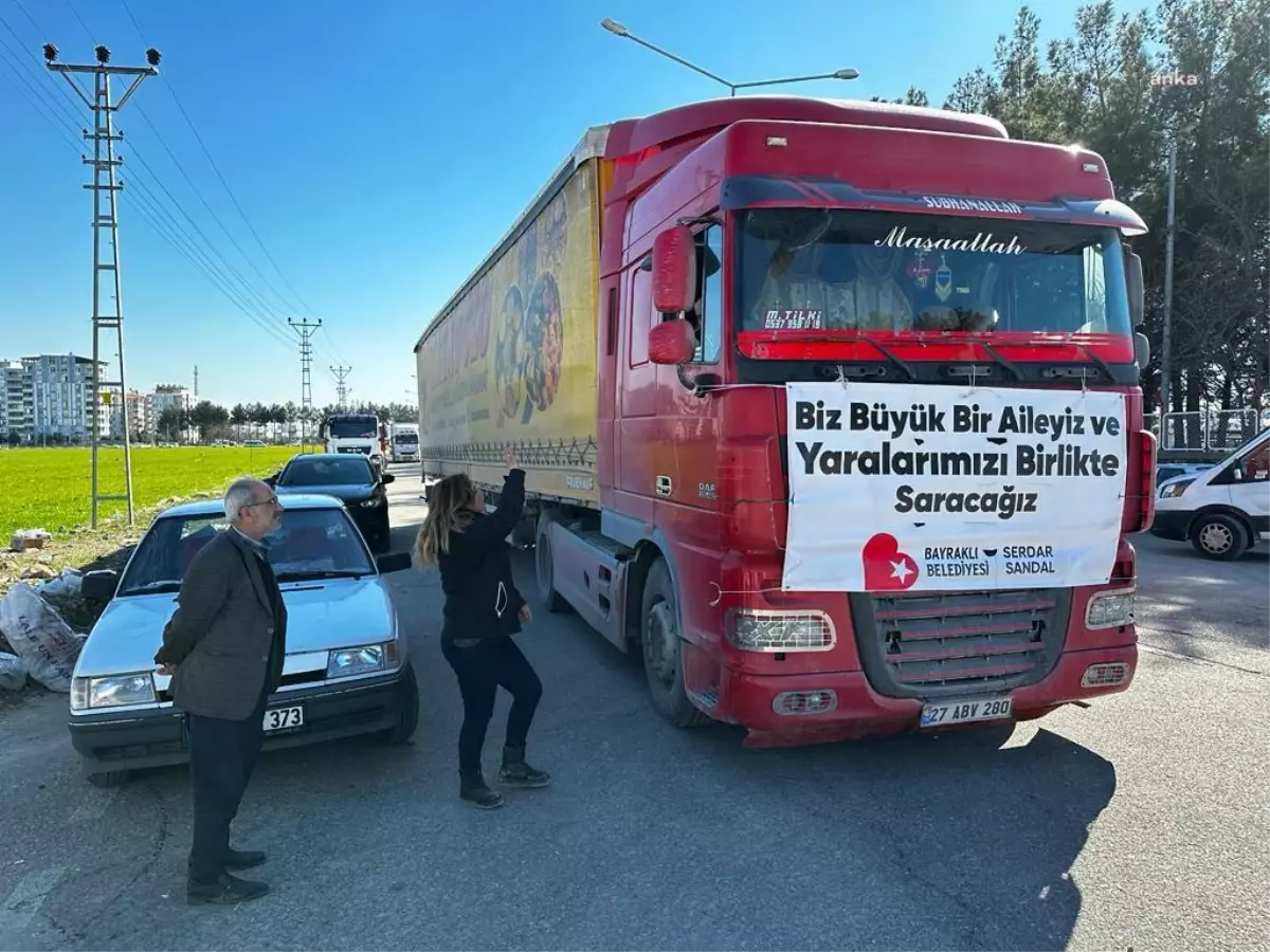 Bayraklı Belediyesi, Deprem Bölgesine Tır\'larla Yardım Taşımaya Devam Ediyor