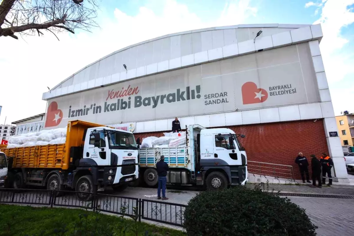 Bayraklı Belediyesinin yardım tırları umut oluyor