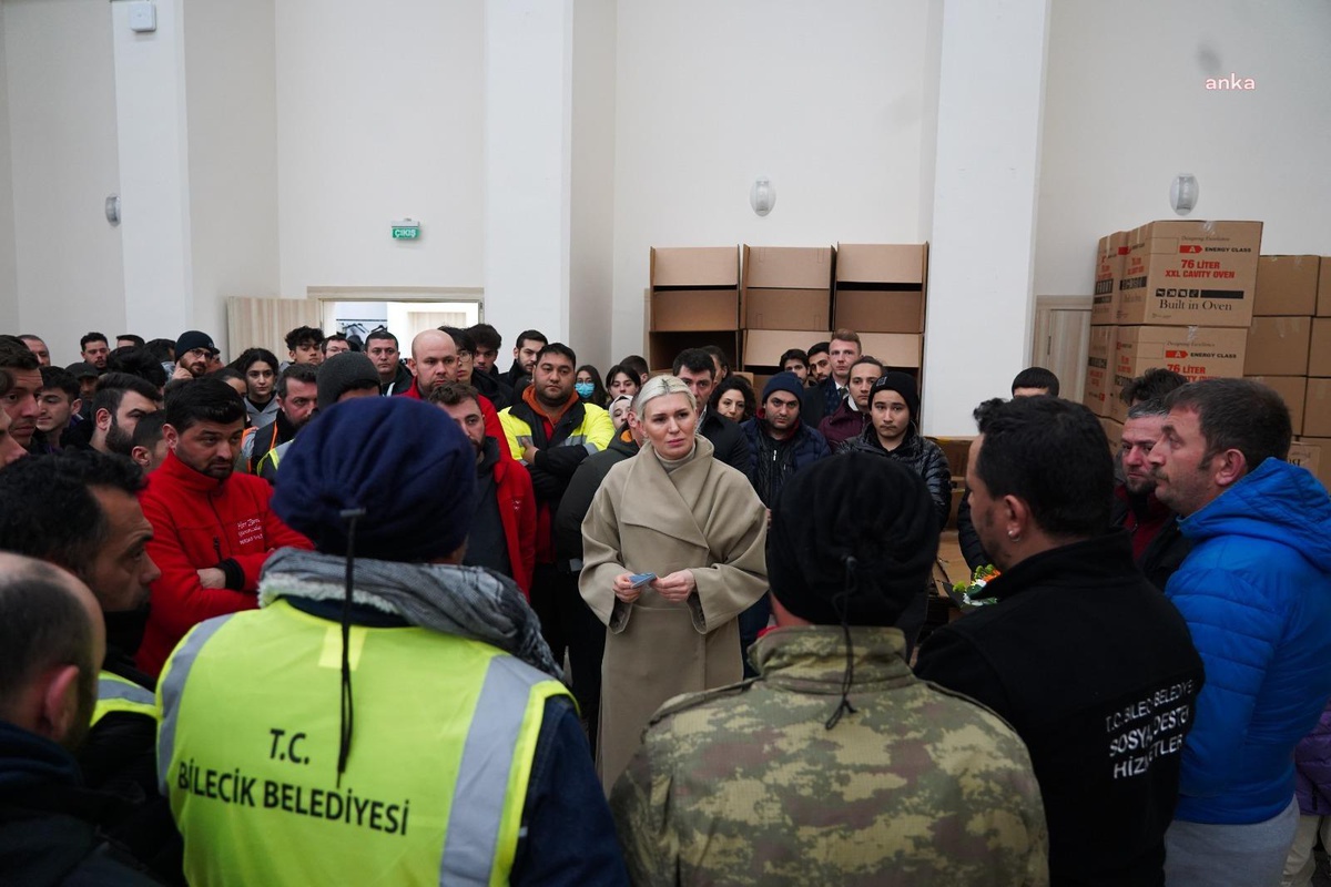 Bilecik Belediye Başkanvekili Şubaşı, Kente Gelen Depremzedeleri Karşıladı