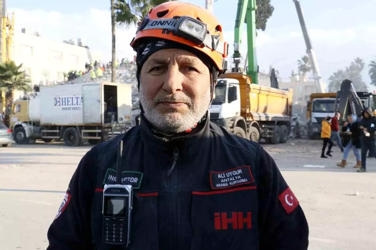 Bir tık tık sesi, 107 saat sonra enkazdan çıkarttı