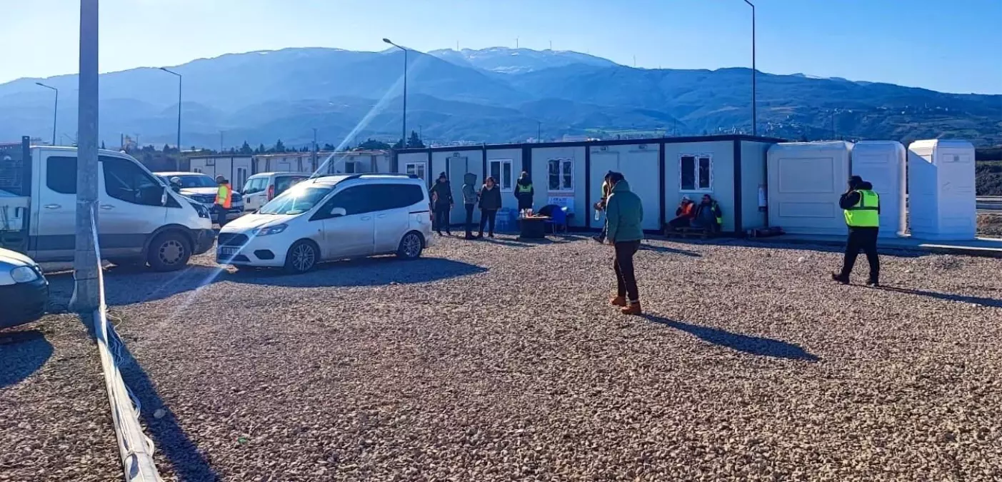 Bodrum Belediyesi tarafından çadırlar ve prefabrik ev kuruldu