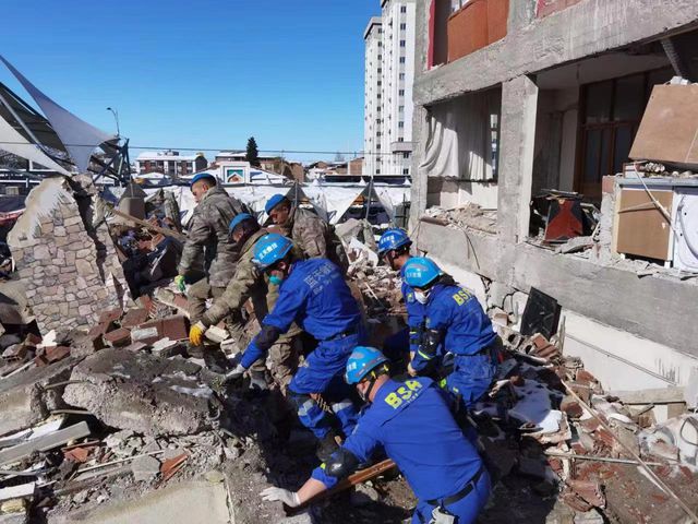 Çin'in Mavi Gök Kurtarma Ekibi Malatya'da Çin'in Mavi Gök Kurtarma Ekibi Malatya'da