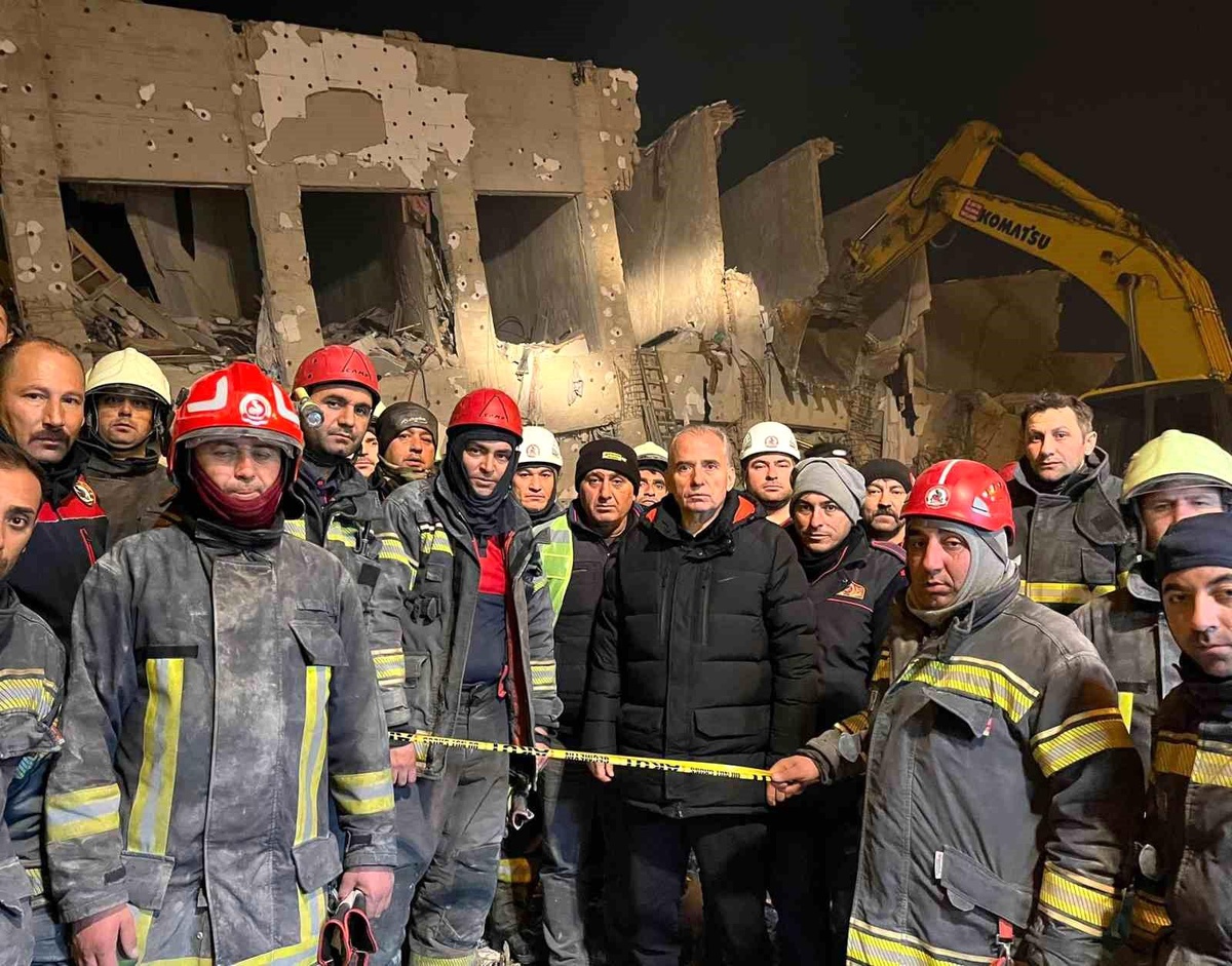 Denizli Büyükşehir, ekibi ve tüm ekipmanıyla Hatay\'da