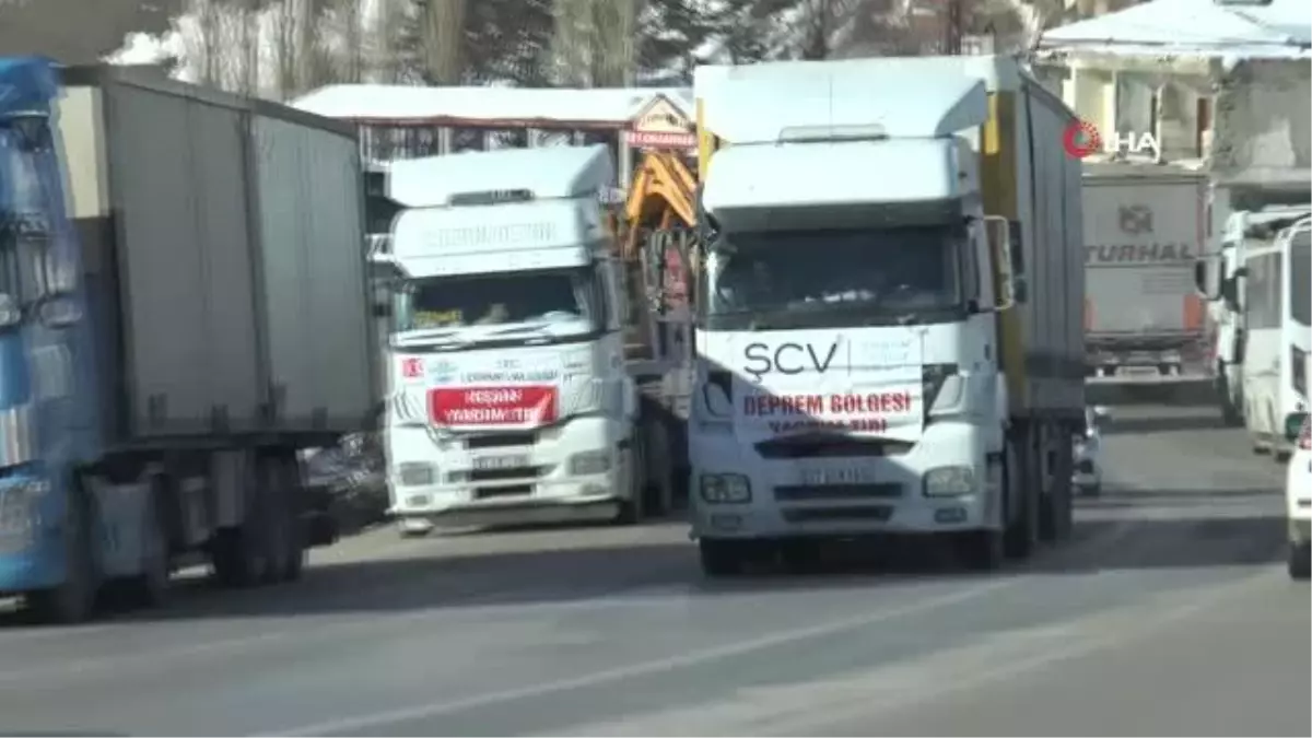 Deprem bölgesinde dört bir yandan yardım konvoyu
