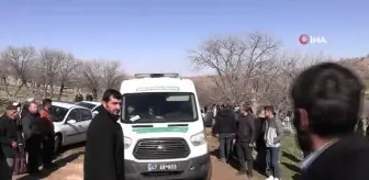 Depremde enkaz altında hayatını kaybeden 3 vatandaş Mardin'de toprağa verildi