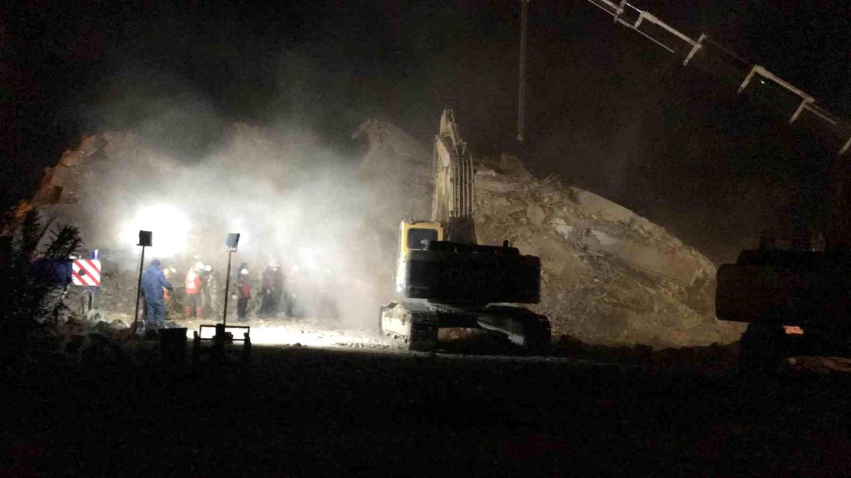 Depremde yıkılan binada şok soruşturma