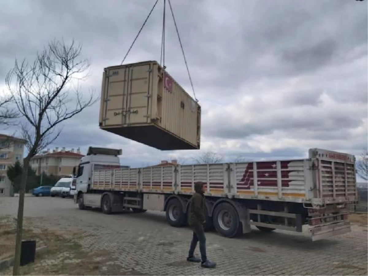 Edirne\'den deprem bölgesine 3 TIR ve 4 kamyon dolusu tıbbi yardım