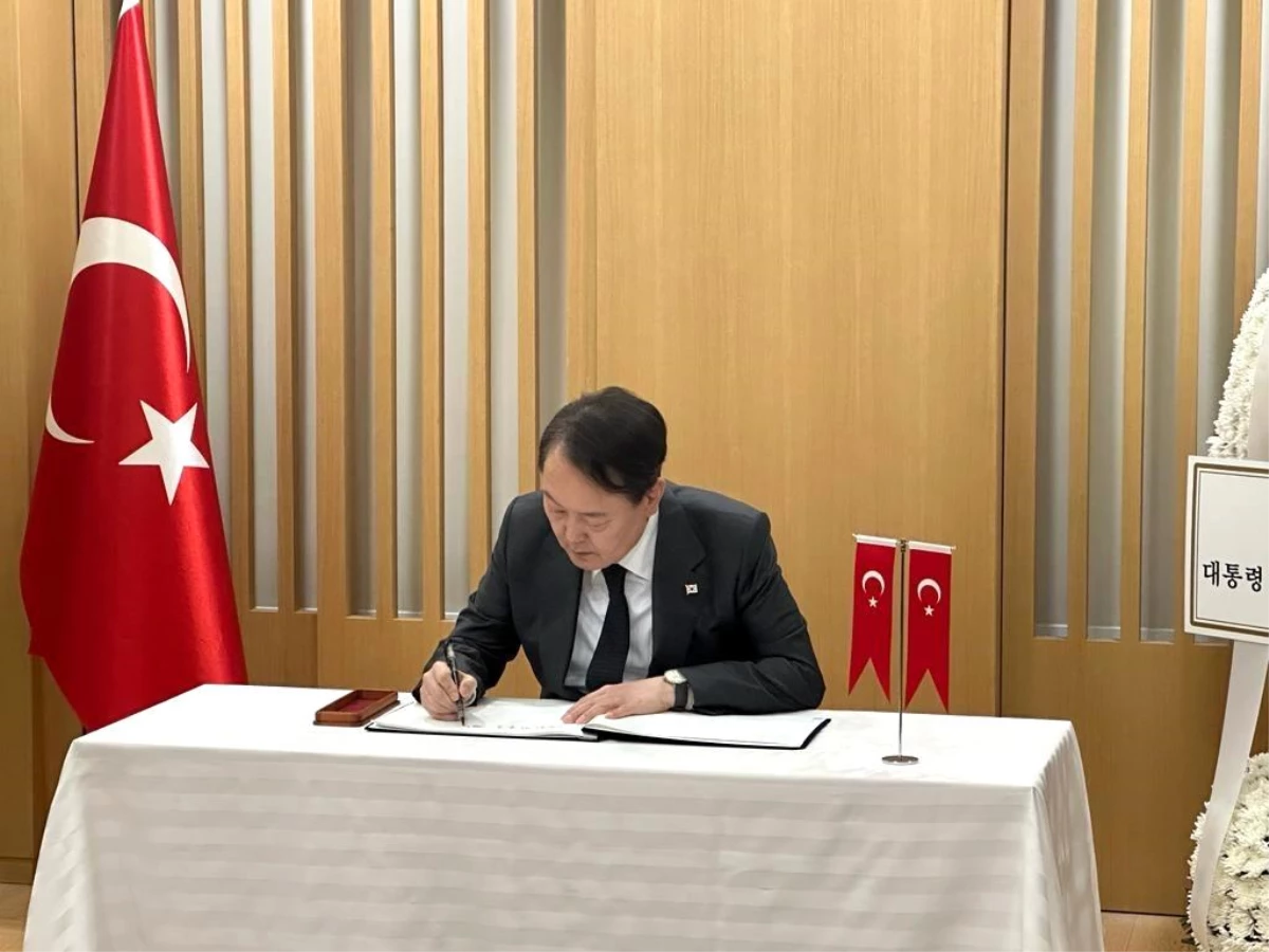 Güney Kore Devlet Başkanı Yeol, Türkiye Seul Büyükelçiliği\'ne taziyelerini sundu