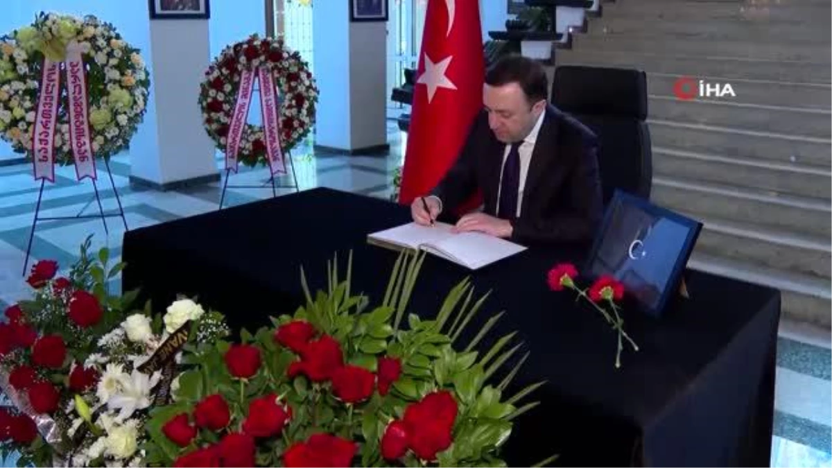 Gürcistan Başbakanı Garibaşvili\'den Türk büyükelçiliğine taziye ziyareti