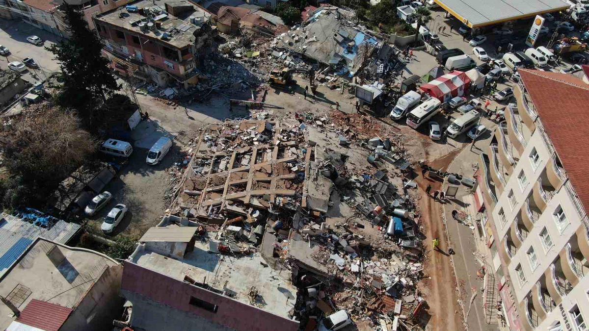 Hatay Samandağ\'da enkaz yığınları havadan görüntülendi