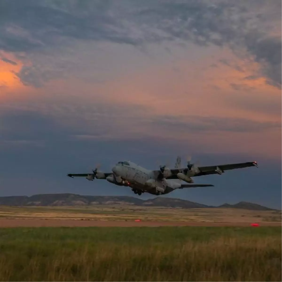 Hollanda\'dan afet bölgesine \'uçan ambulans\'