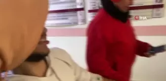 İdrarını içip annesinin çiçeklerini yiyerek hayatta kalmıştı...17 yaşındaki Adnan enkaz altındaki 94 saati İHA'ya anlattı