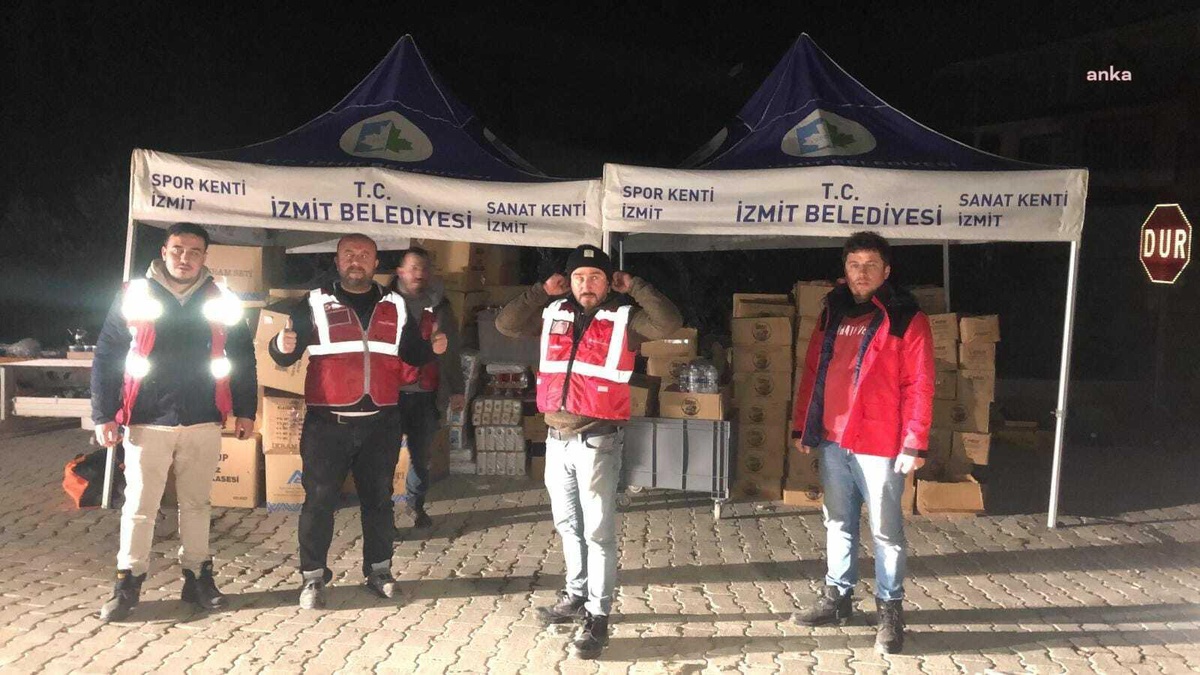 İzmit Belediyesi Aşevi, Afet Bölgesi Hatay Defne\'ye Ulaştı… Her Gün 20 Bin Öğün Sıcak Yemek Çıkarılacak