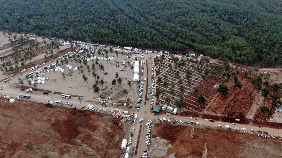 Kahramanmaraş Kapıçam Mezarlığı\'nda acı görüntüler