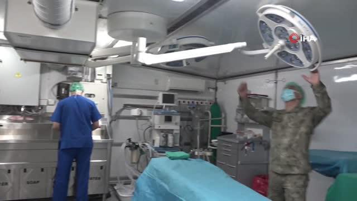 Kahramanmaraş\'ta kurulan sahra hastanesi yaralıların tedavisini sürdürüyor