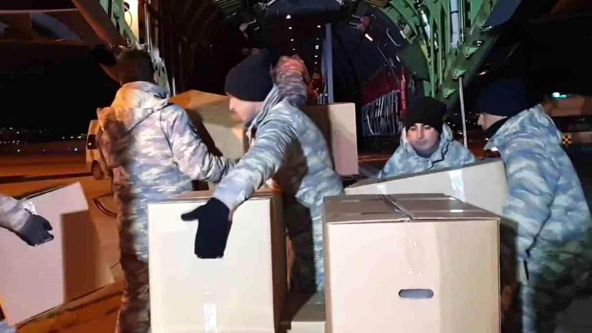 MSB: "Gece boyunca Adana\'ya yardım malzemelerini ulaştırdık"