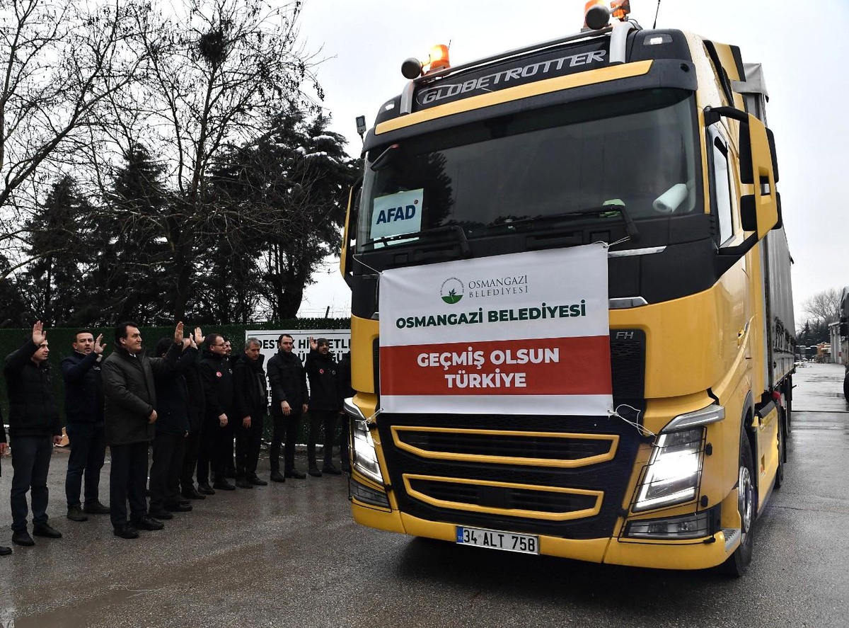 Osmangazi tüm imkânlarıyla depremzedelerin yanında