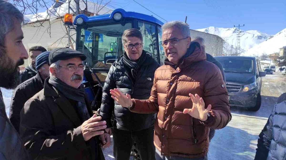 STSO yönetimi deprem bölgesinde yaraları sarıyor