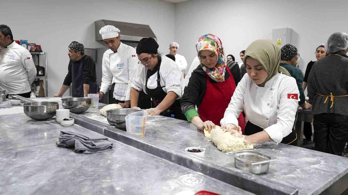 "Asrın felaketi"nden etkilenen bölgelere yardımlar sürüyor