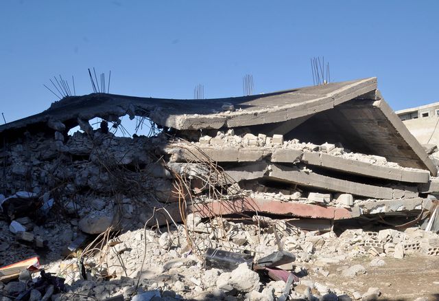 Suriye'de Arama Kurtarma Çalışmaları Devam Ediyor Suriye'de Arama Kurtarma Çalışmaları Devam Ediyor