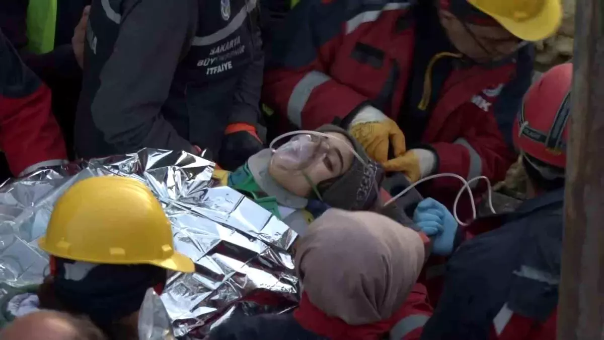 Kahramanmaraş\'ta depremin 135\'inci saatinde umudun adı Hedil oldu