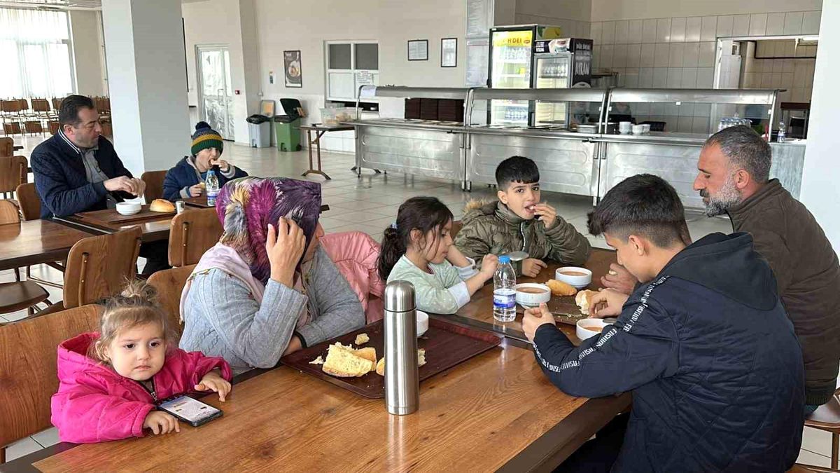 Adıyamanlı depremzedeler Nazilli\'de yurtlara yerleştiriliyor