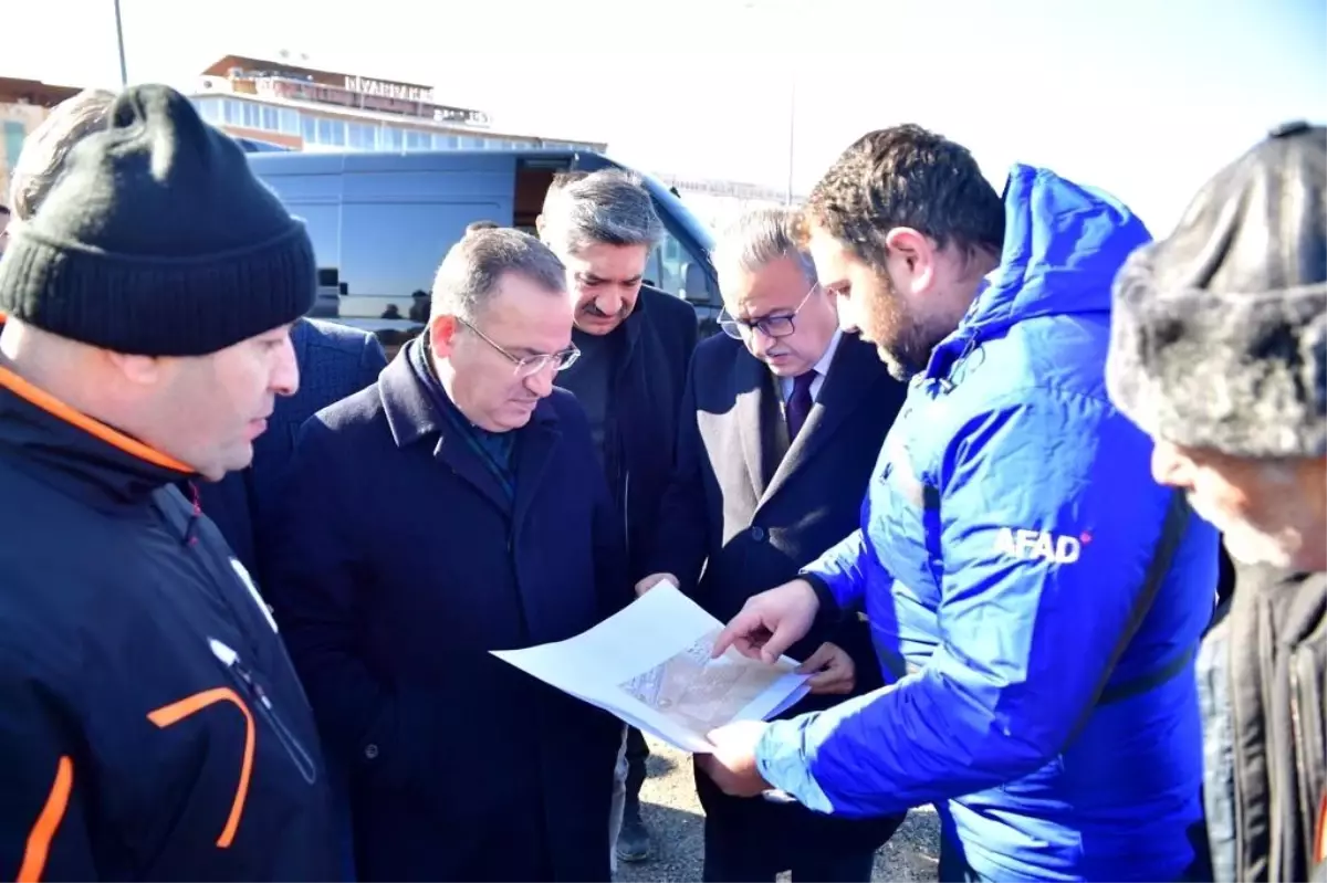 Bakan Bozdağ: "675 kişilik konteyner kent kurulmaya başlandı"