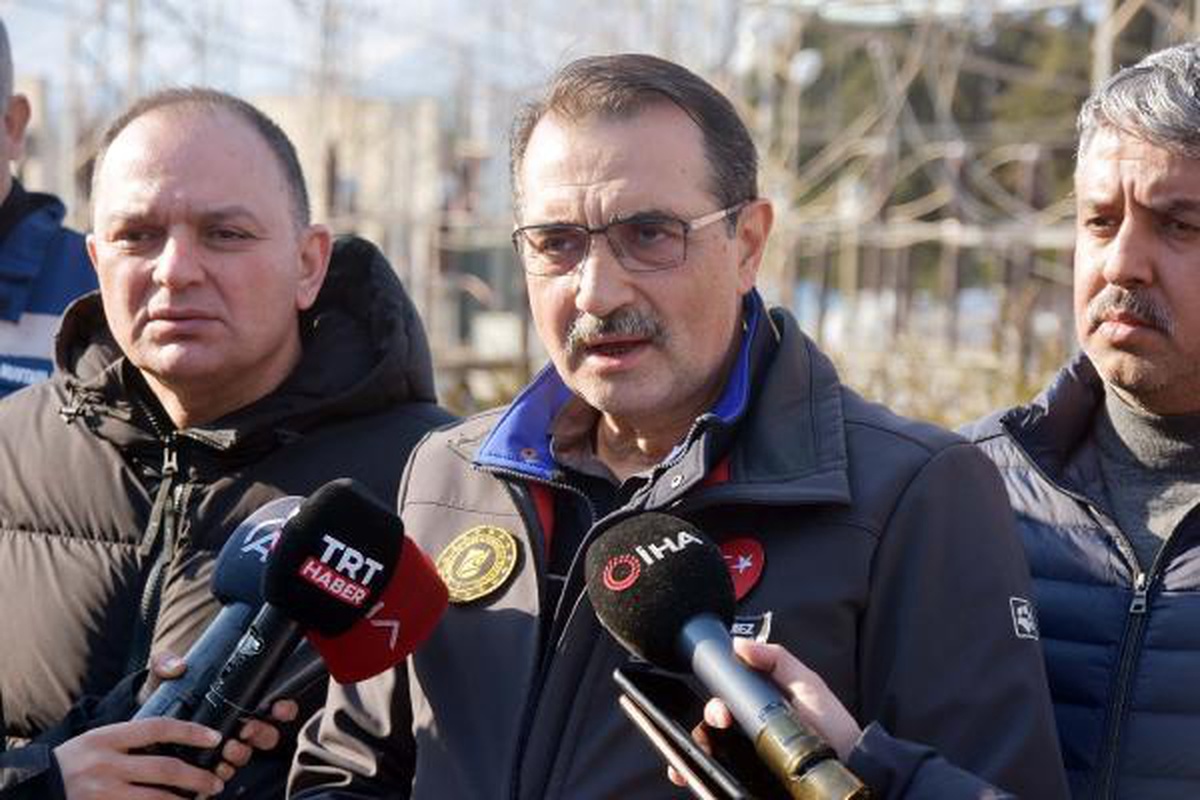 Bakan Dönmez: Deprem bölgesinde akaryakıt tüketimi 3 kat arttı
