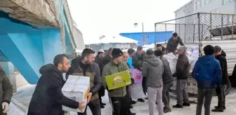 Van'dan depremden etkilenen bölgelere yardımlar sürüyor