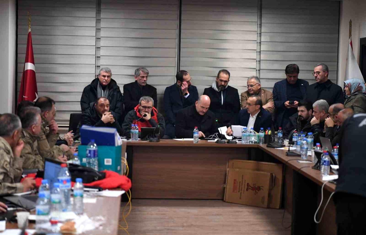 Büyükkılıç: "Kayseri, deprem bölgesi için tek yürek oldu"